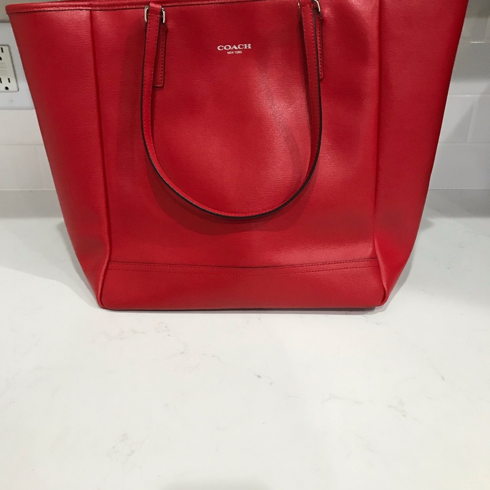 COACH Large Leather Tote- EUC